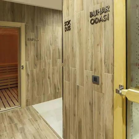 Lamec Business Hotel 3*